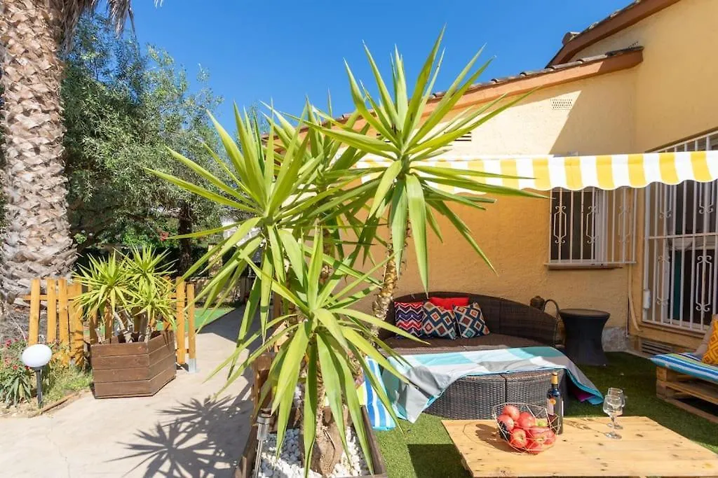 Villa CASA con PISCINA privada, CENTRO - WIFI Ampuriabrava Сasa de vacaciones