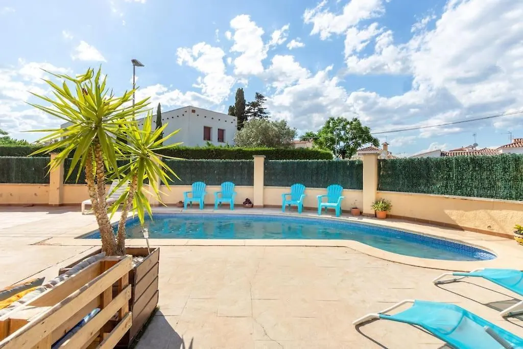 Villa CASA con PISCINA privada, CENTRO - WIFI Ampuriabrava